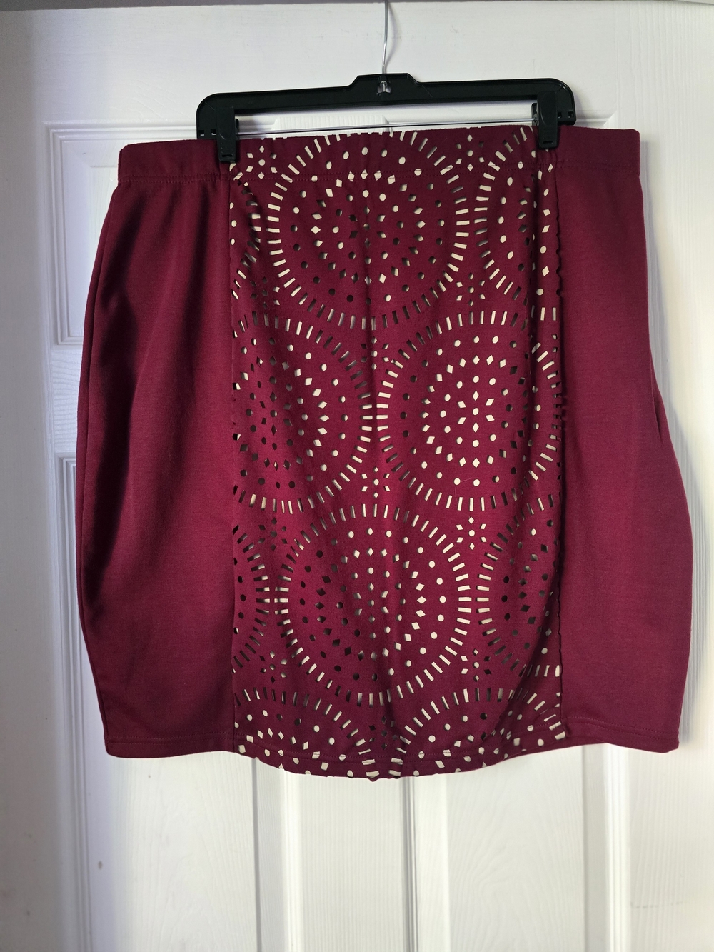 George Women’s 2XL Burgundy Laser Cut Pencil Skirt Stretch Pull-On Knee Length